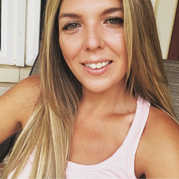 Meet your Posher, Jess - Picture 2 of 3